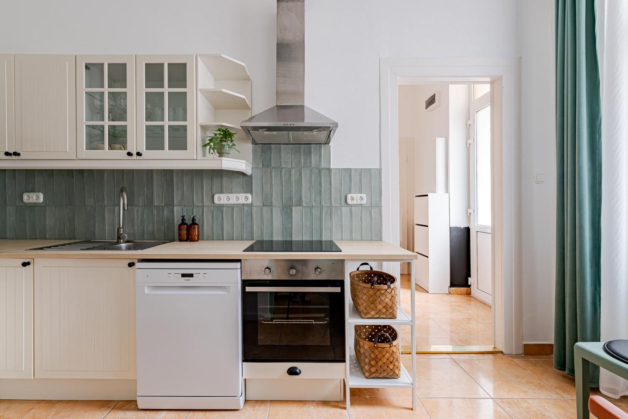 Jungle Aesthetics Downtown Apartman Aircon And Garage Parking بودابست المظهر الخارجي الصورة