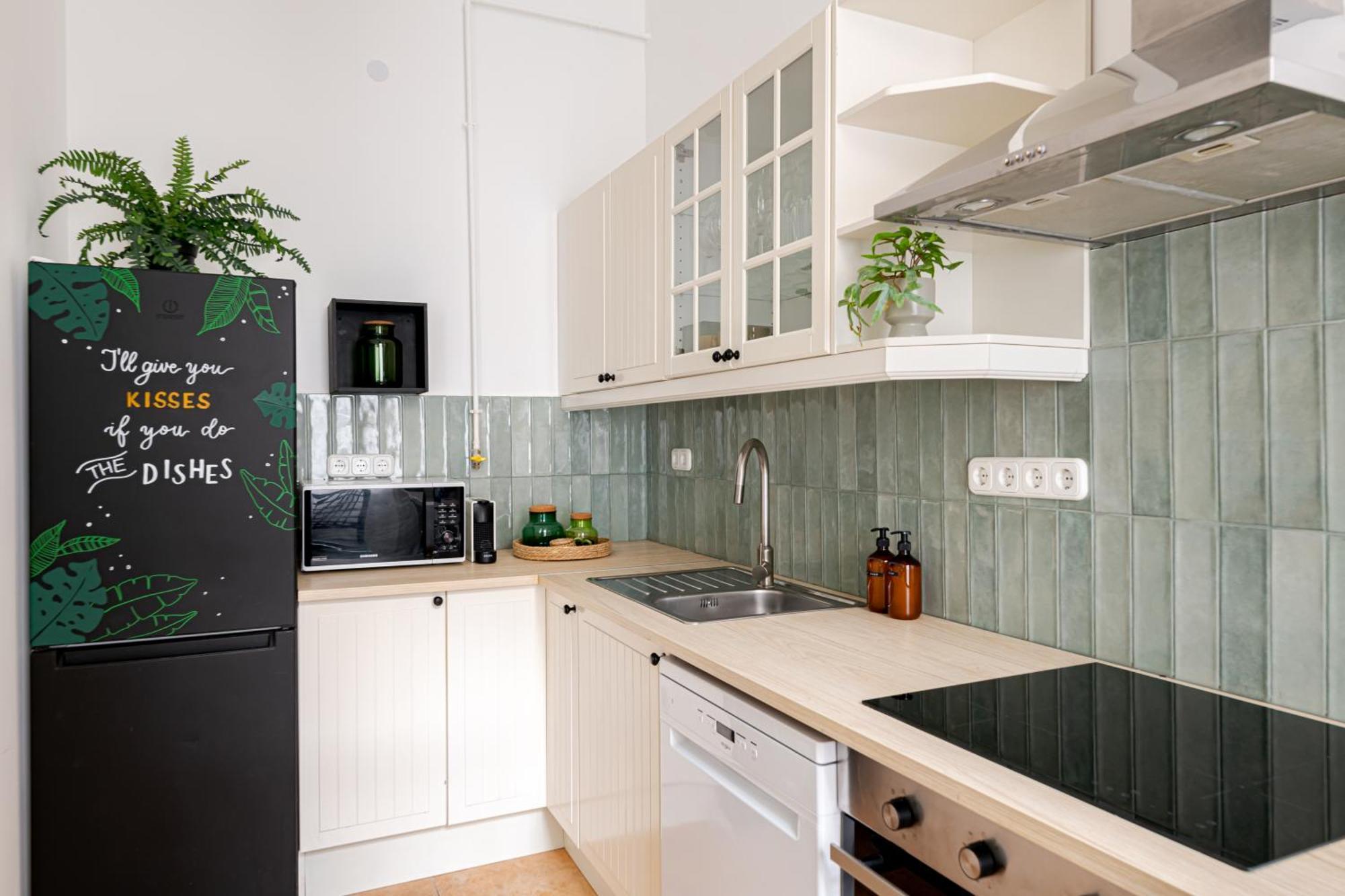 Jungle Aesthetics Downtown Apartman Aircon And Garage Parking بودابست المظهر الخارجي الصورة