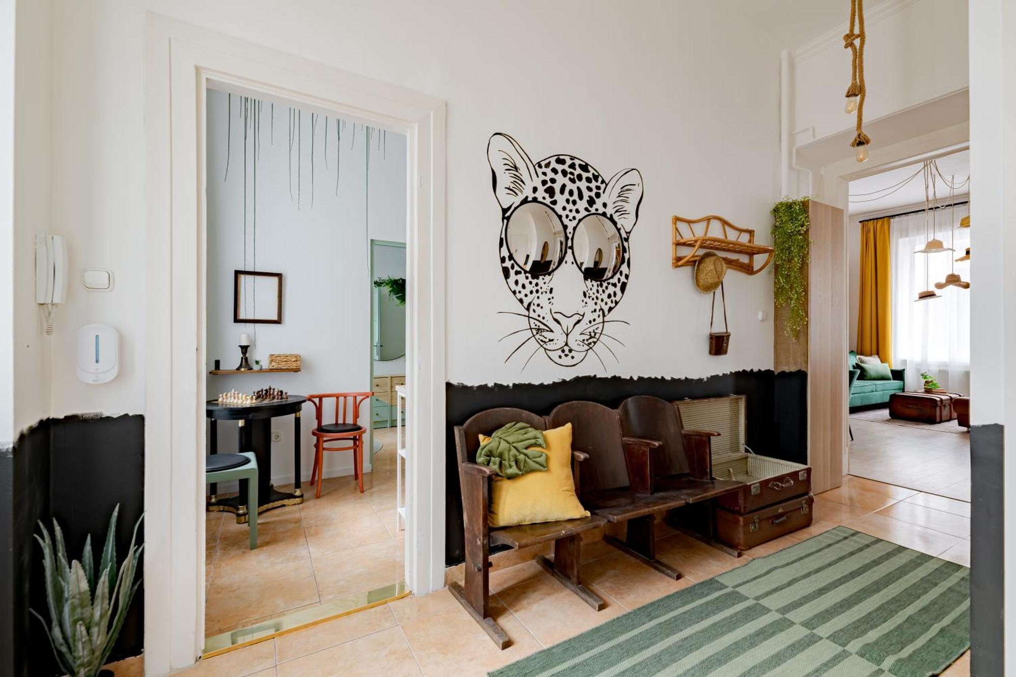 Jungle Aesthetics Downtown Apartman Aircon And Garage Parking بودابست المظهر الخارجي الصورة