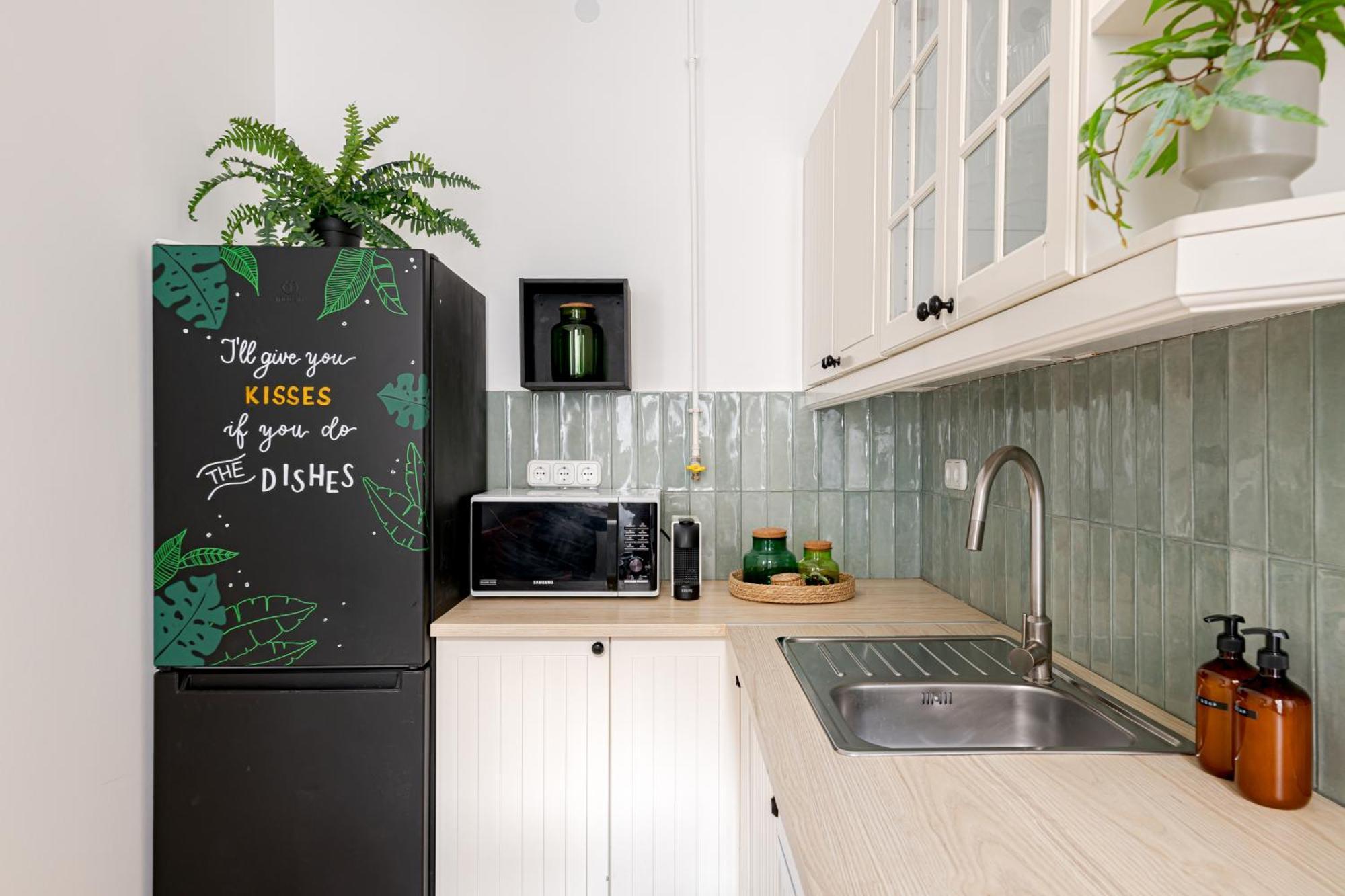 Jungle Aesthetics Downtown Apartman Aircon And Garage Parking بودابست المظهر الخارجي الصورة