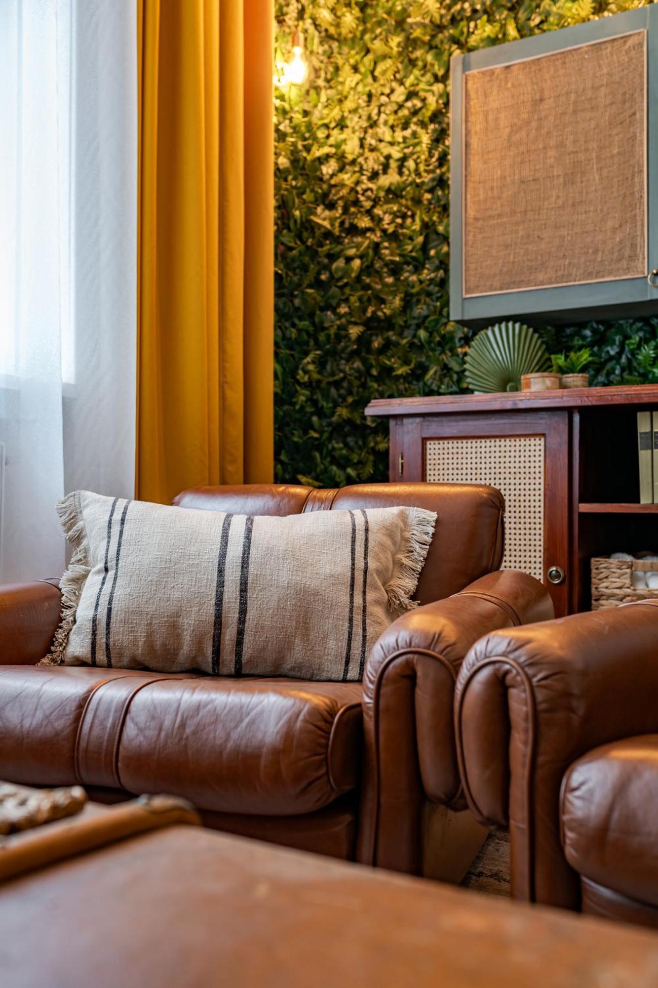 Jungle Aesthetics Downtown Apartman Aircon And Garage Parking بودابست المظهر الخارجي الصورة